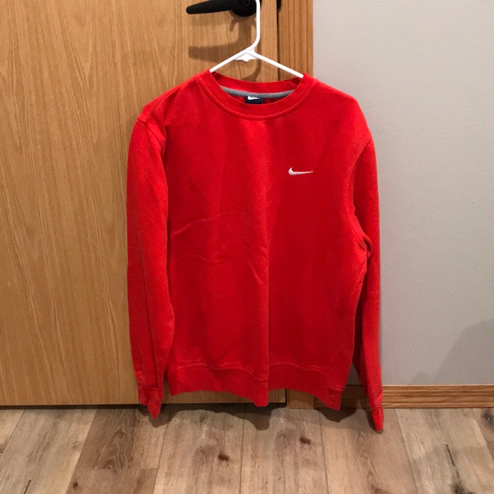 Nike Basic Crewneck Sweater
